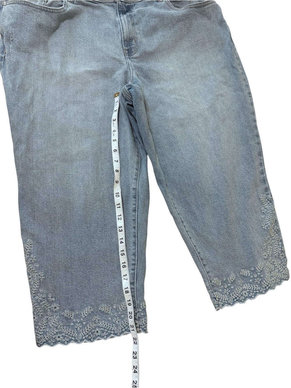 Lane Bryant Light Blue Embroidered Cropped Jeans - Picture 3 of 8